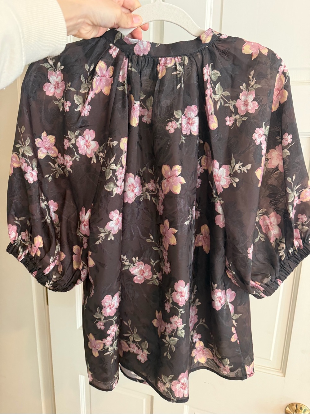 Joy Joy Dark Brown Floral Ruffle V-Neck Puff Sleeve Blouse - Picture 4 of 4